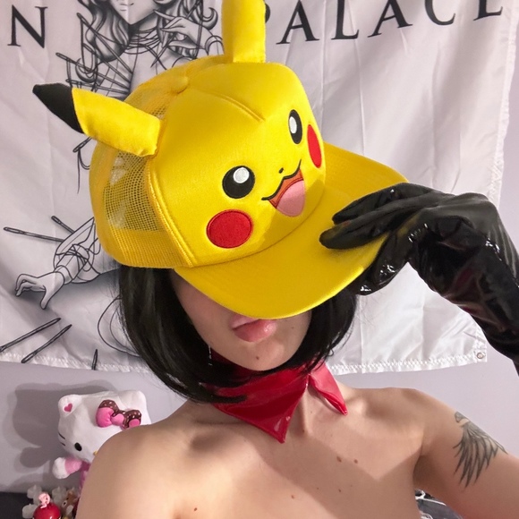 Meet your Posher, Romy - Picture 1 of 1